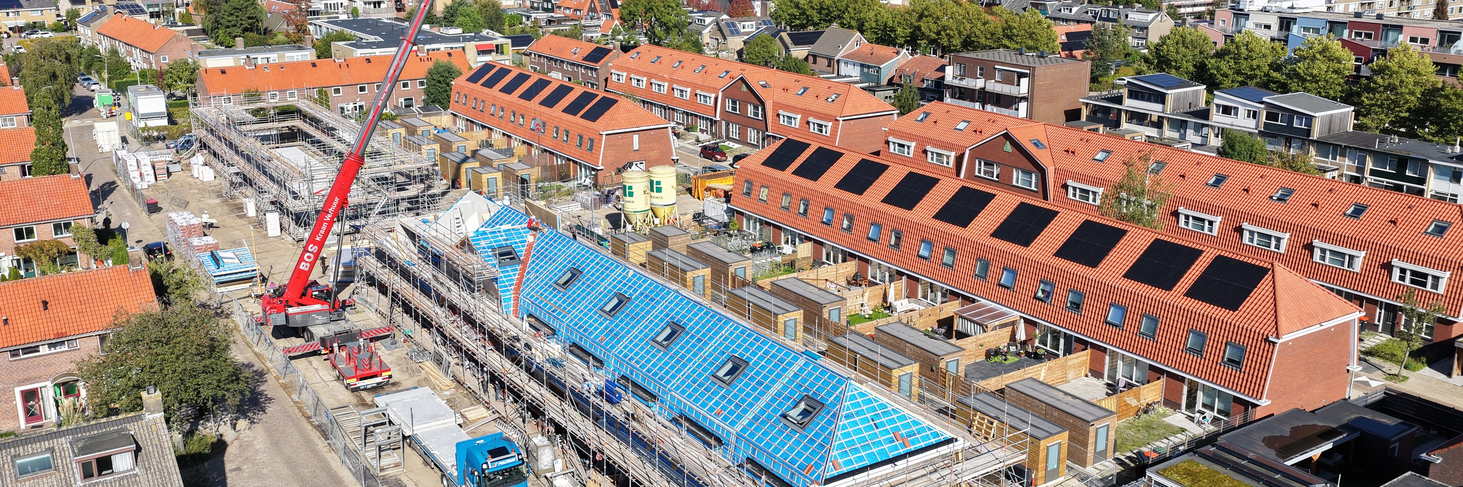 Prefab houtconstructie voor woningbouw in uitvoering